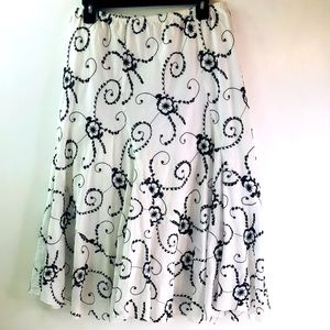 JKLA California Skirt Floral Threaded Midi Skirt M